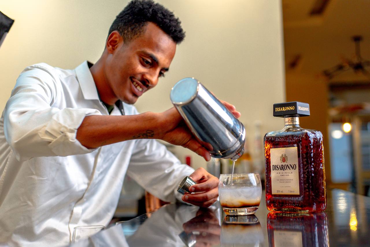 henom-slide Restaurant