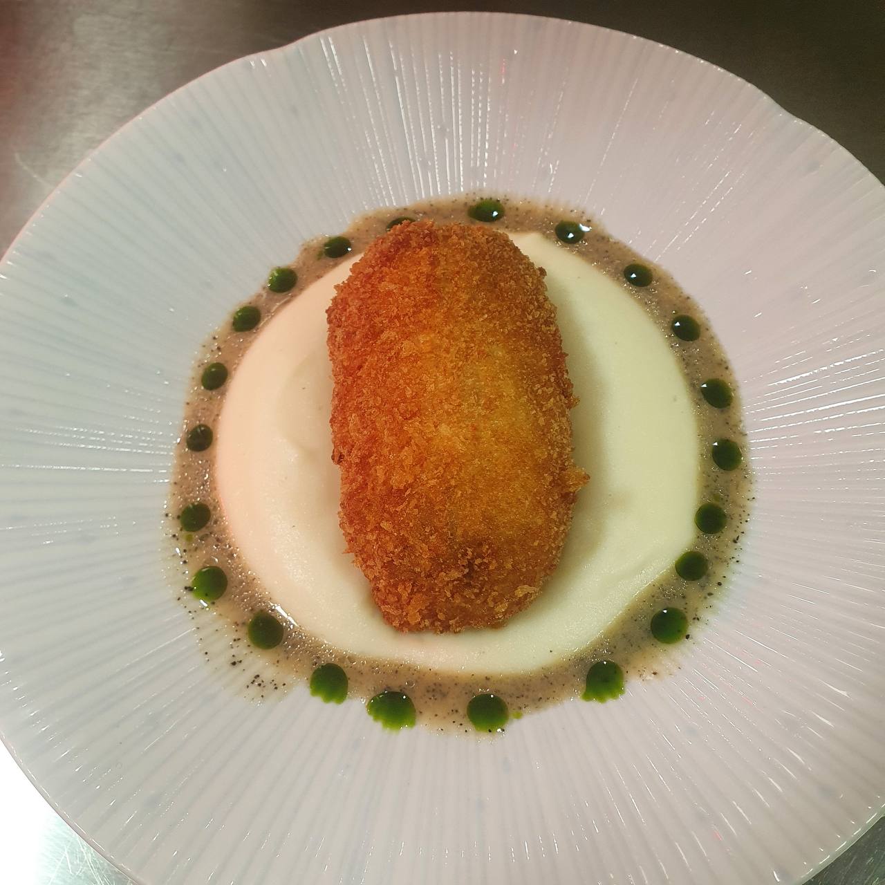 henom-slide Restaurant